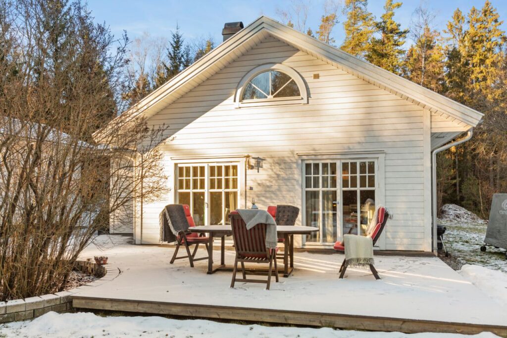 Byte av termostat & kabeldragning i sommarstuga. Sundbyberg, Duvbo