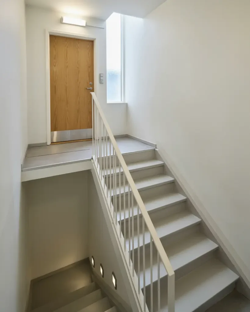 nyinstallation av n d och utrymningsbelysning i trapphus traneberg alvik